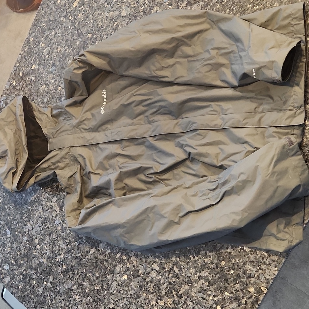 Men's Columbia Rain Jacket Large